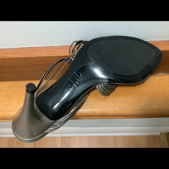 Kenneth Cole slip on leather heals size 6 - Picture 4 of 5